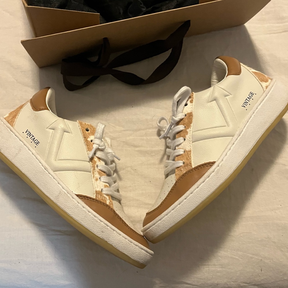 Like new VH shoes - Picture 4 of 7
